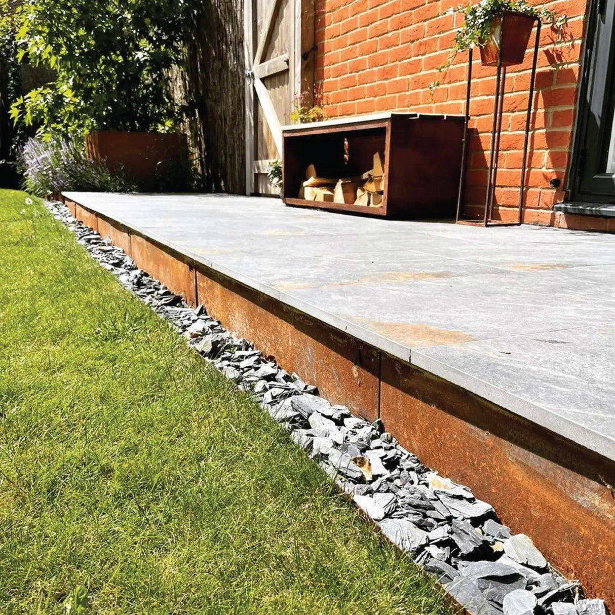 CORE EDGE Domestic Lawn Edging (Pack of 5 Linear Metres) Pure Clean Rental Solutions