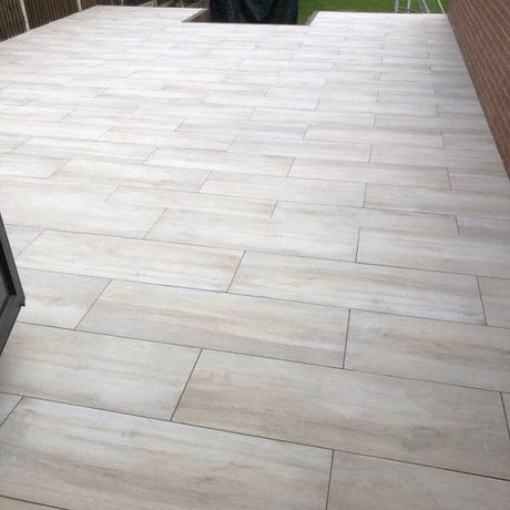 Bosco Bianco - Wood Effect Porcelain Paving Pure Clean Rental Solutions Pallet - 23.04m² - 48 Pieces